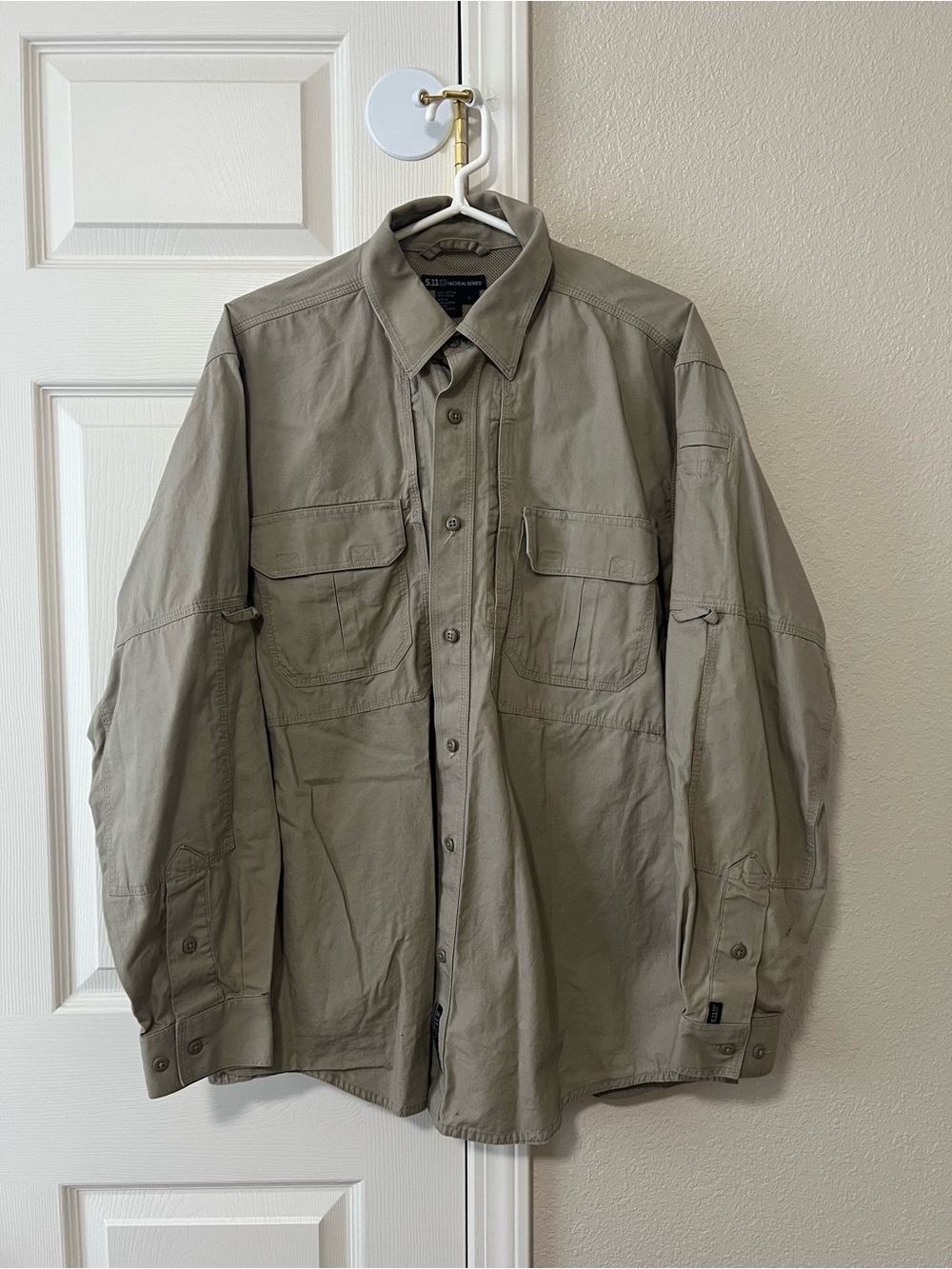 5.11 Tactical Series Men’s Long Sleeve Vented Utility Shirt Khaki Size Large